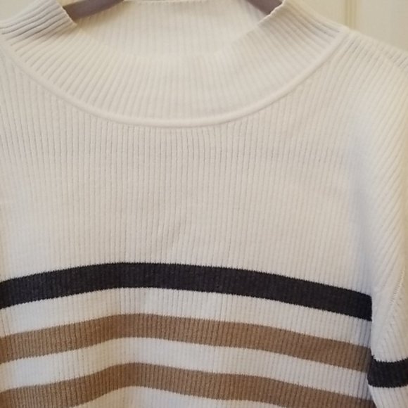 Liz Claiborne Mock Neck Sweater - Picture 2 of 4